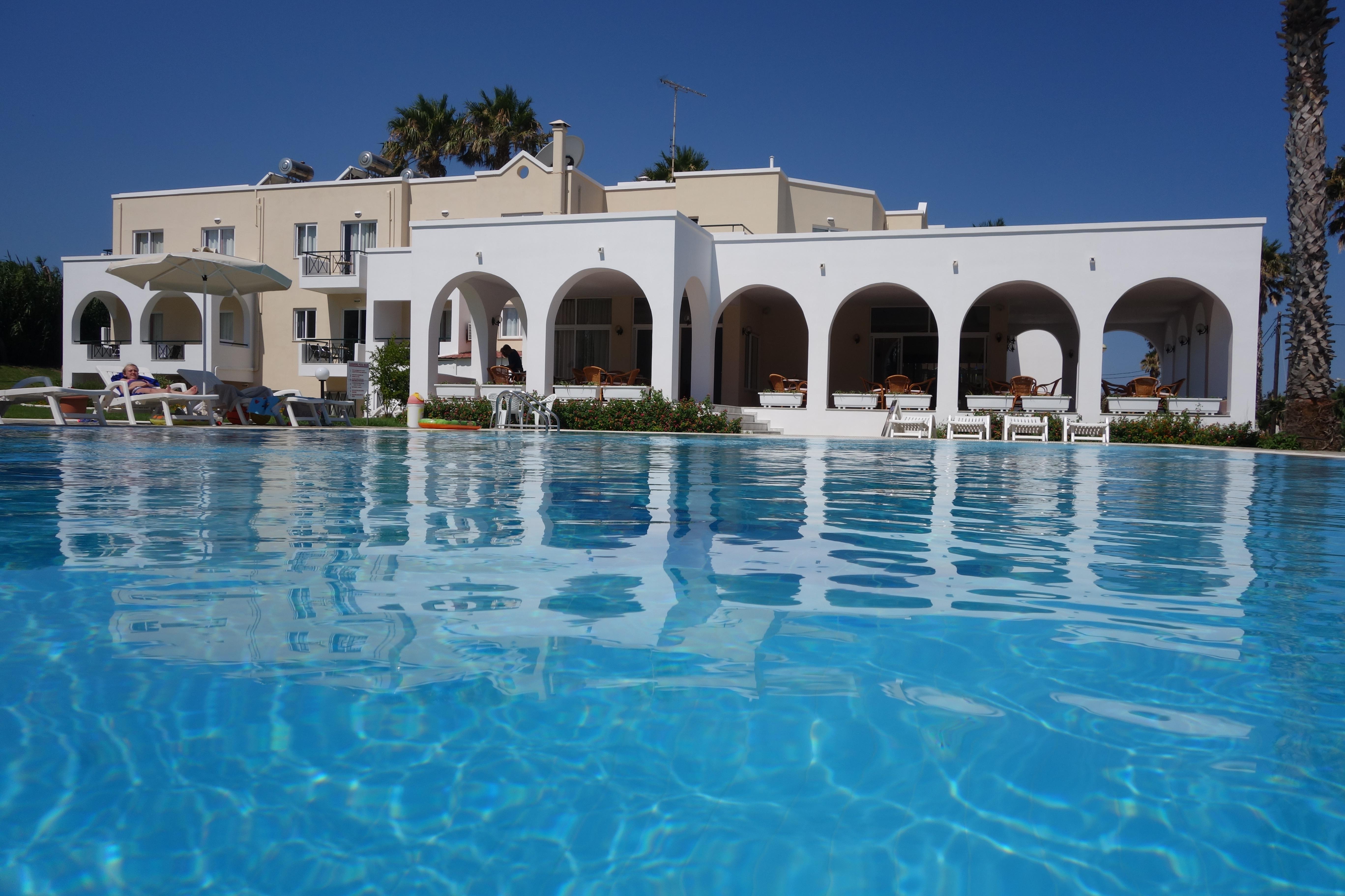 פסאלידי Andromeda Hotel Apartments מראה חיצוני תמונה