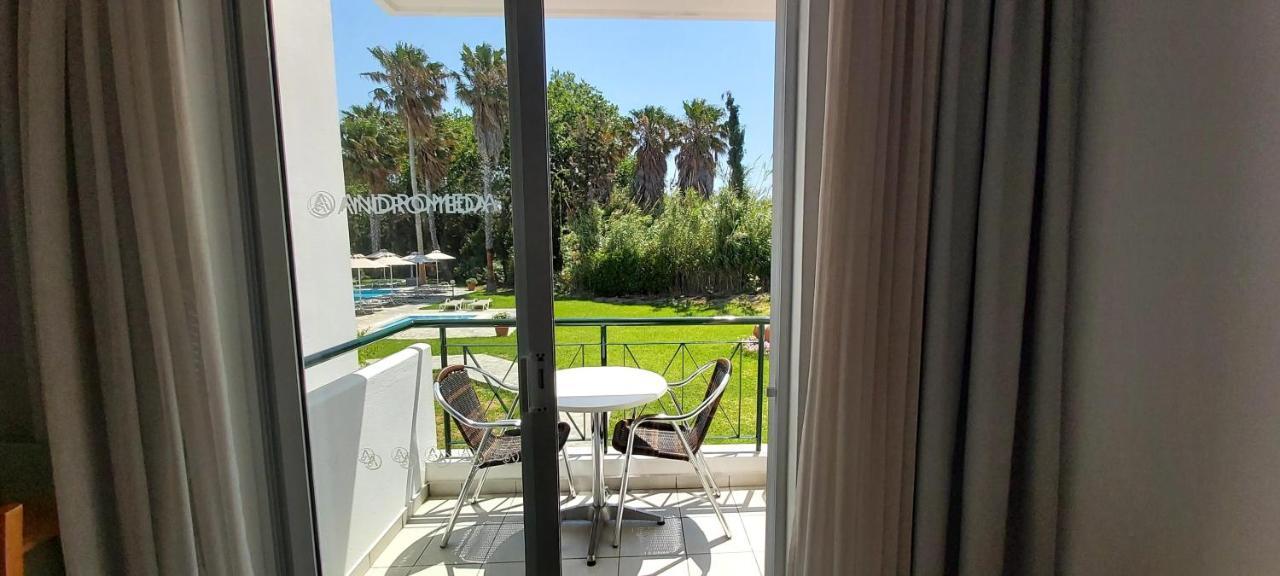 פסאלידי Andromeda Hotel Apartments מראה חיצוני תמונה